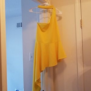 One shoulder asymmetrical peplum 🚭